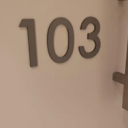 Molorio Zakaki - 103 *